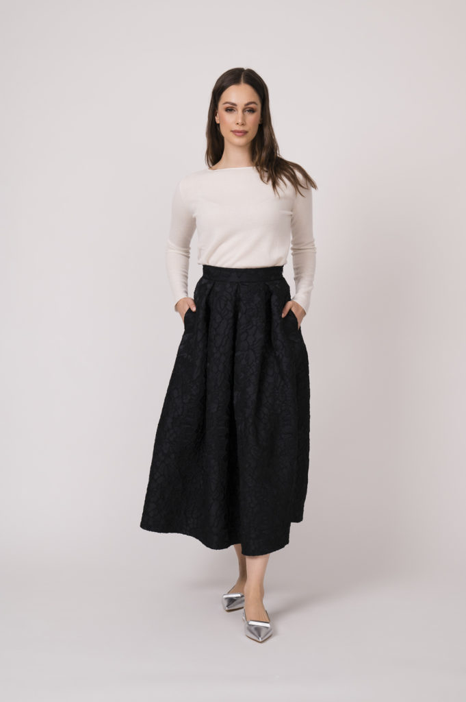 Pullover der Marke Allude, Rock der Marke Lunatica