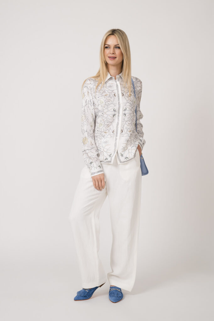 Bluse der Marke Fabiana Filippi, Hose der Marke Fabiana Filippi, Tasche der Marke Aigner, Schuhe der Marke Kroll