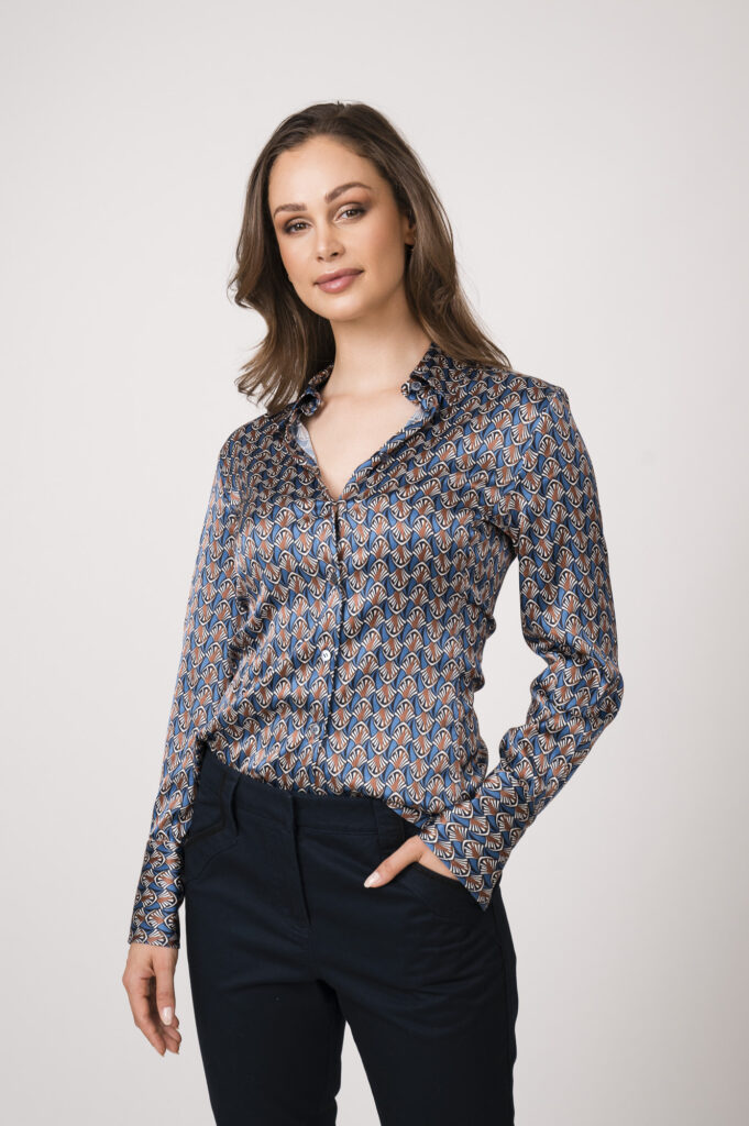 Bluse der Marke Robert Friedman, Hose der Marke Dorothee Schumacher