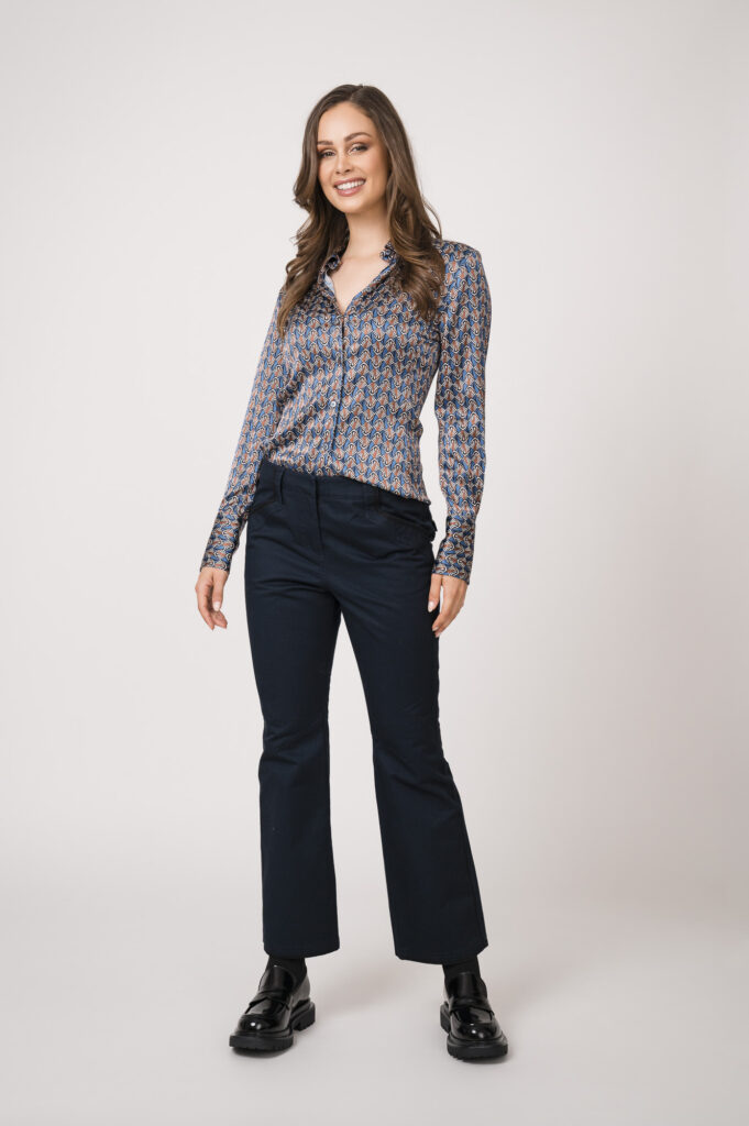 Bluse der Marke Robert Friedman, Hose der Marke Dorothee