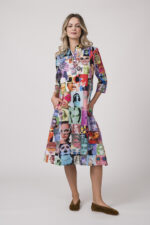 Model trägt ein buntes Kleid der Marke unbreak.it