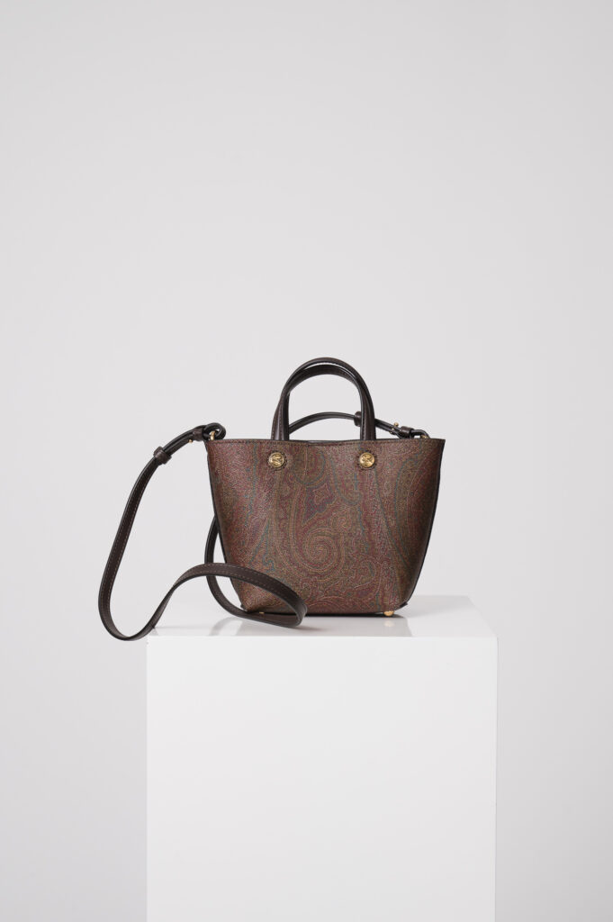 Tasche der Marke Etro