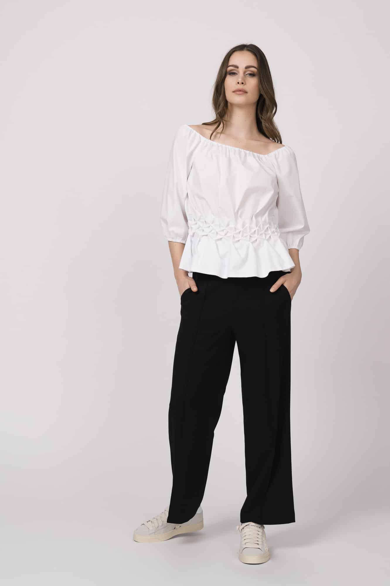 Bluse der Marke Armargentum, Hose der Marke Cambio FS 2023