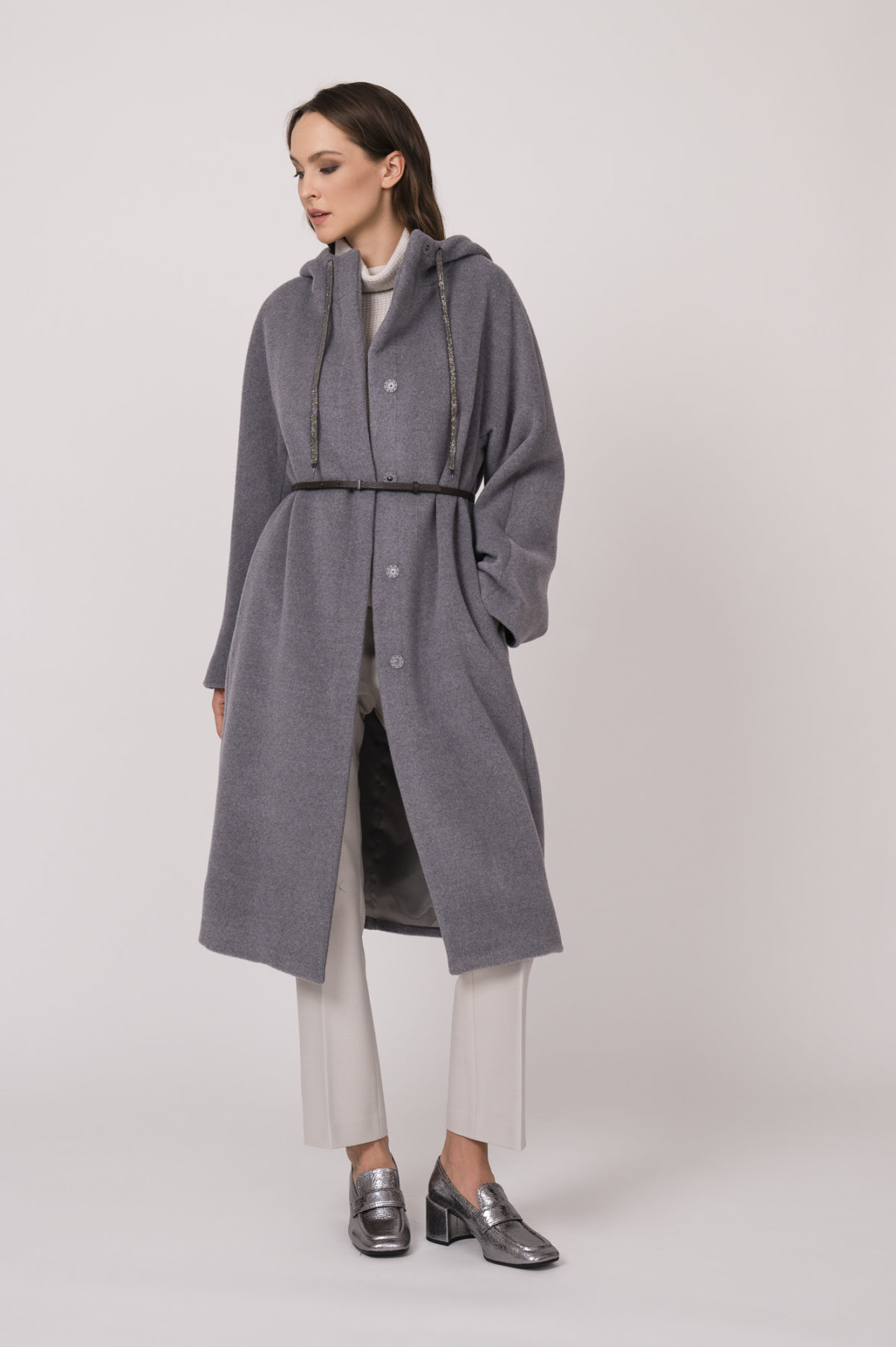 Mantel, Pullover und Hose der Marke Fabiana Filippi